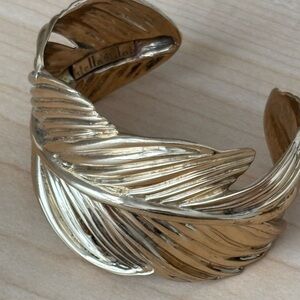 Stella & Dot Gold Feather Bracelet
